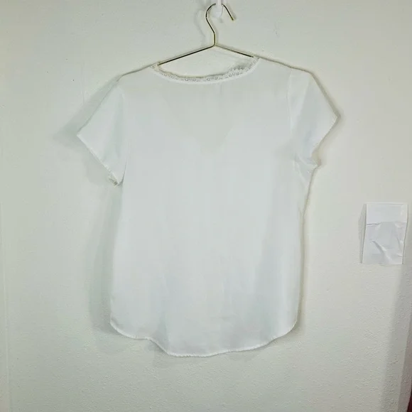 Unbranded White V-Neck Blouse with Lace Trim - Size Large Lightweight Top - Picture 5 of 7